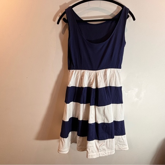 KATE SPADE Sz M (2A) Flare Jersey Knit Flirty Nautical Over the Knee Dress - Picture 8 of 11